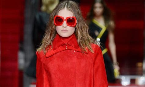 sfilata versace milano 2016|Milano Moda Donna AI 2015/2016: la sfilata di Versace .